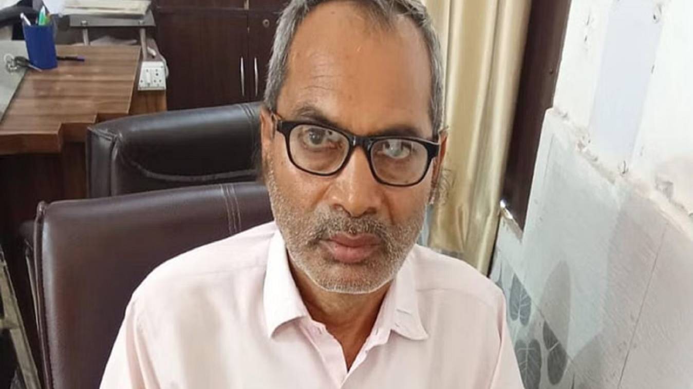 भ्रष्टाचार की आंच : घूसखोर कानूनगो रिश्वत लेते गिरफ्तार, जमीन पैमाइश कराने को मांगे थे 15 हजार, 1 साल पहले ही बना था कानूनगो