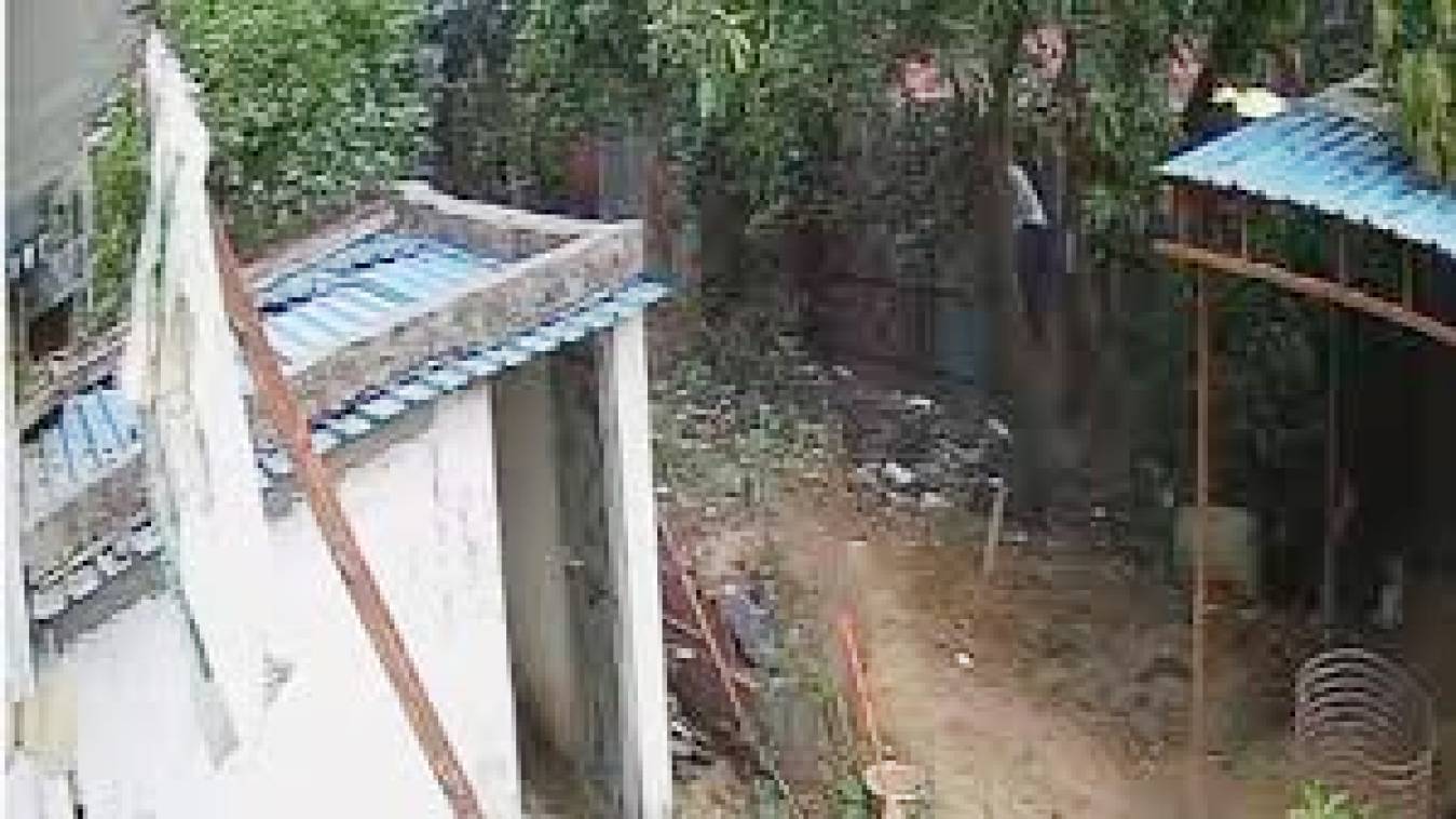 पेड़ पर लटका मिला अधेड़ का शव: परिजनों को ऐसे हुई जानकारी