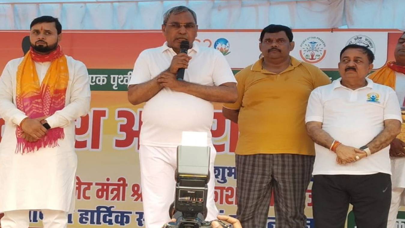 सुल्तानपुर में ओम प्रकाश राजभर ने सपा पर कसा तंज, कहा- अखिलेश को अक्ल नहीं, नकल भी नहीं कर पाए