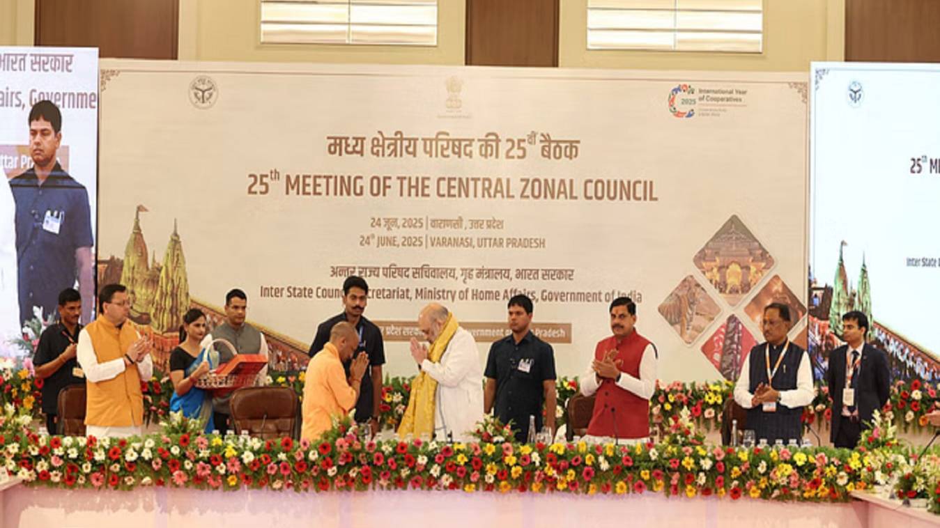 काशी में शाह की 4 मुख्यमंत्रियों के साथ बैठक, राज्यों के सीमा विवाद और पर्यावरण जैसे मुद्दों पर चर्चा