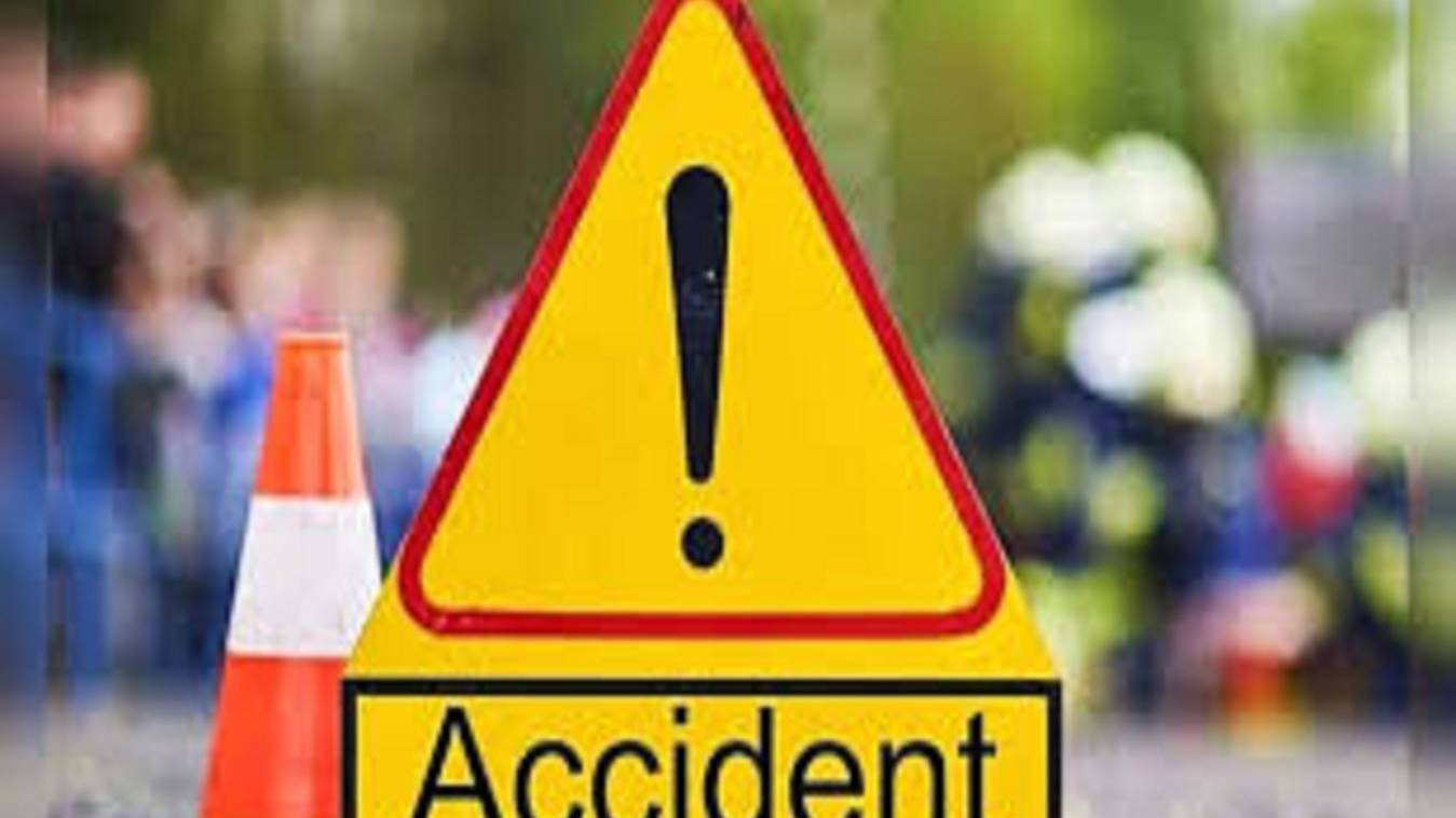 सड़क हादसे में महिला की गई जान, परिवार में मचा कोहराम 