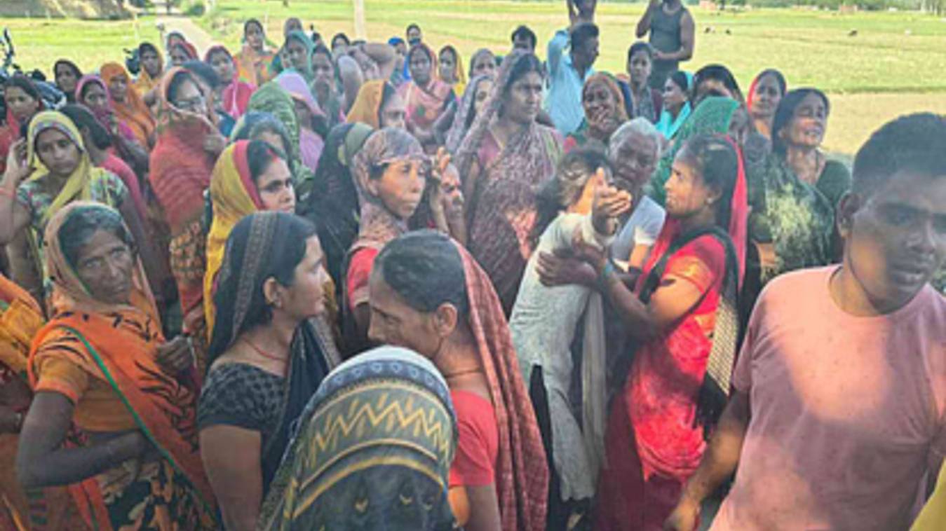  आजमगढ़ में ओझा ने भूत भगाने के नाम पर महिला को पीटा... पिलाया टॉयलेट का पानी; हुई मौत