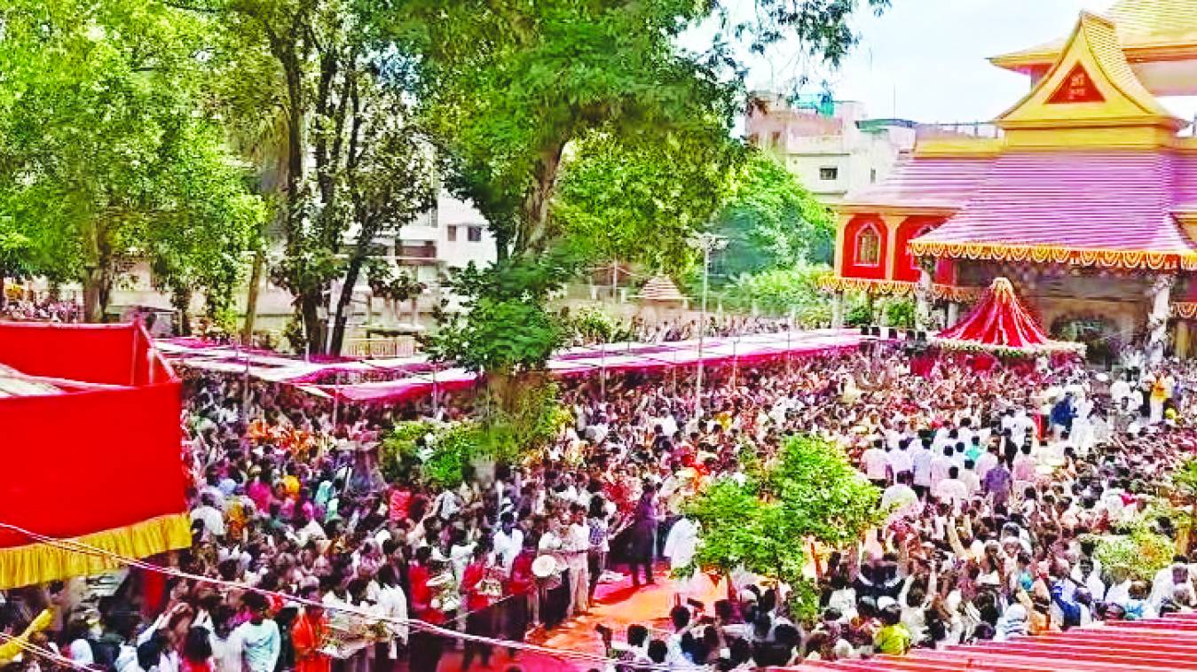 मोहें लागी लगन गुरु चरनन की...