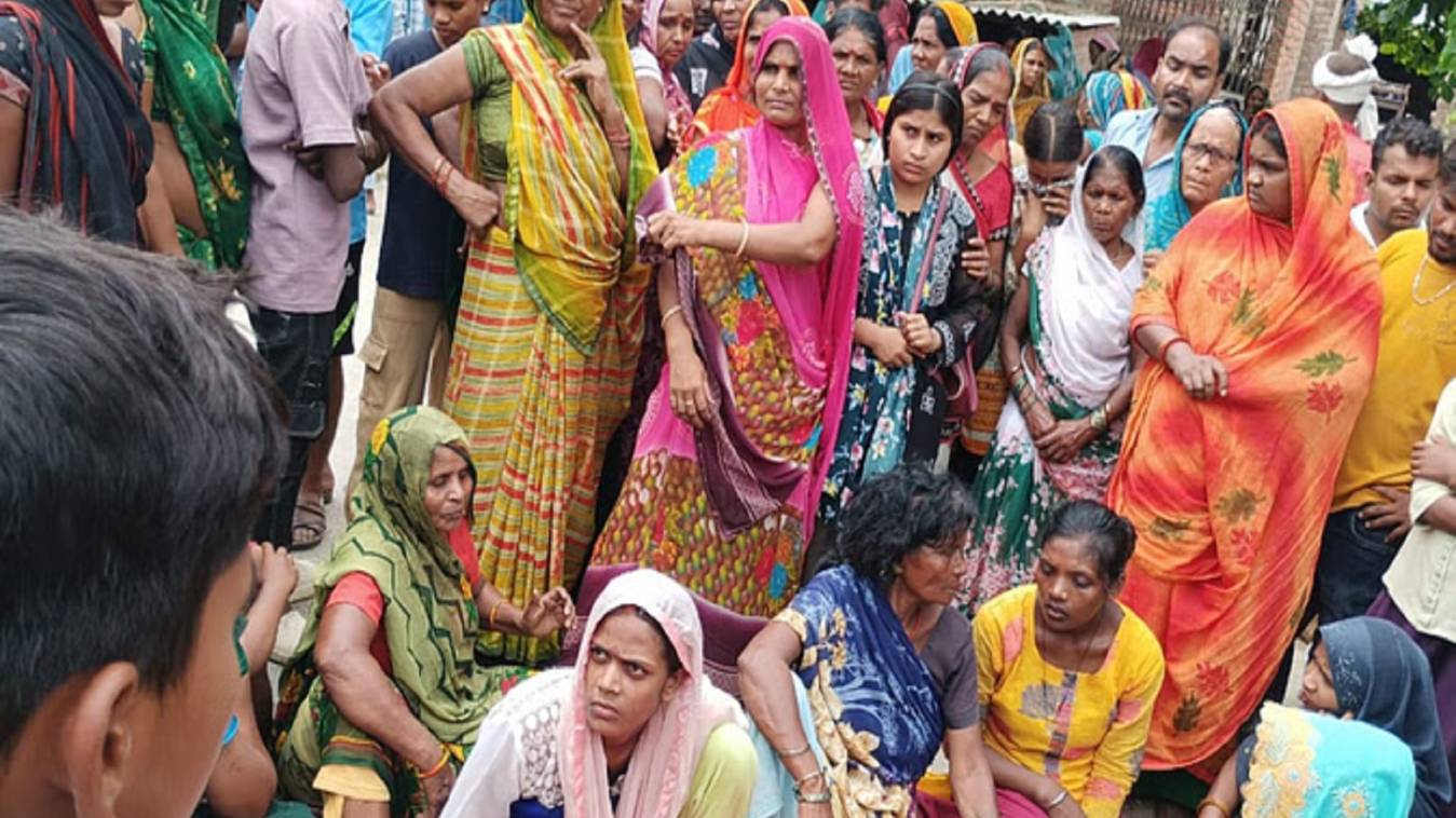 आजमगढ़ में युवक की हत्या, पुलिस चौकी से चंद कदम दूरी पर मिला शव