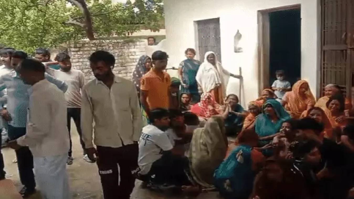  वाराणसी में कच्ची दीवार गिरने से 2 भाइयों की मौत, धान की रोपाई करने जा रहे थे दोनों