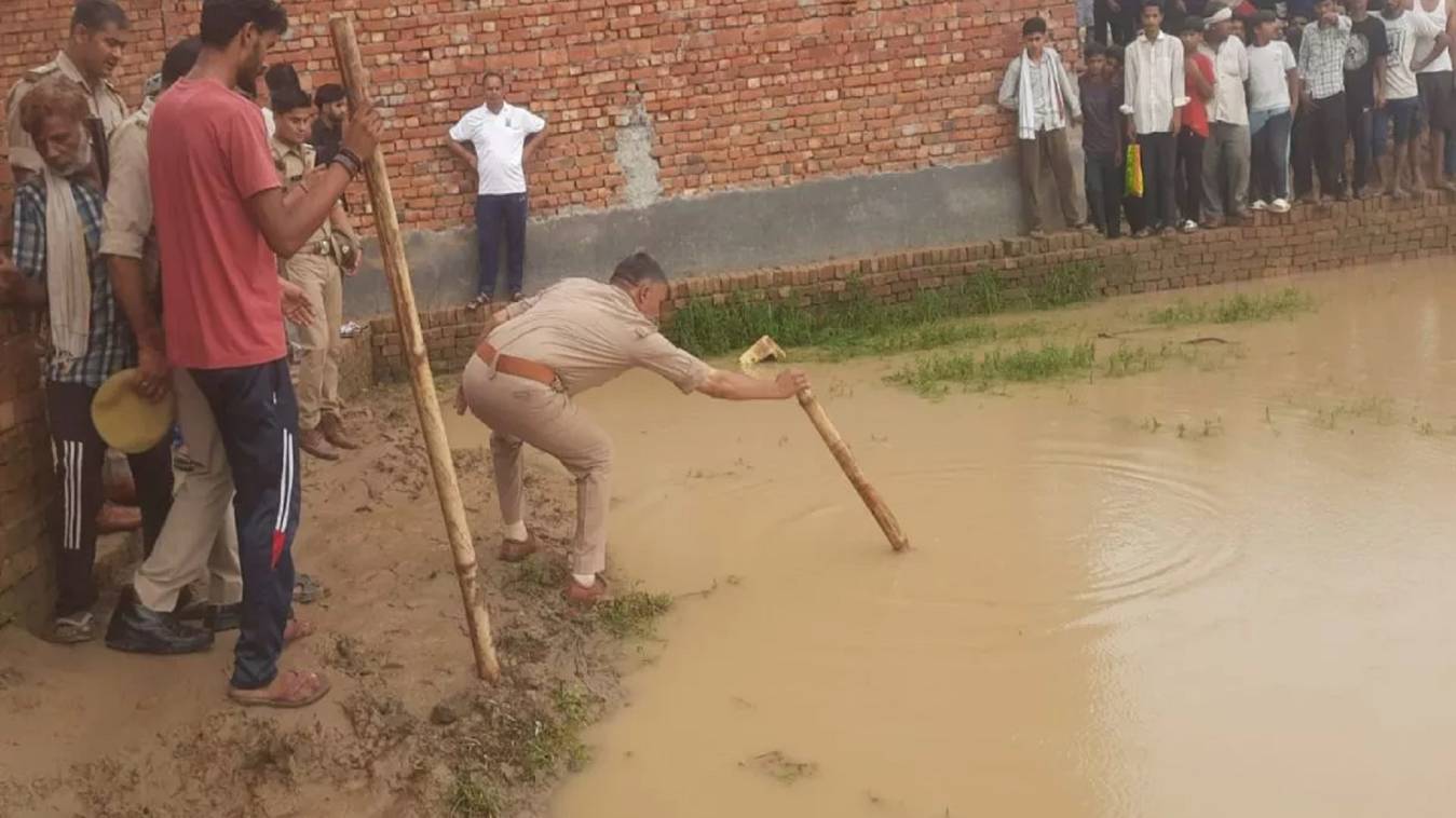 मेरठ में दिल दहला देने वाली घटना: लापता तीन बच्चों की डेडबॉडी पानी भरे प्लॉट में मिली, परिजनों ने जताई तंत्र-मंत्र से हत्या की आशंका