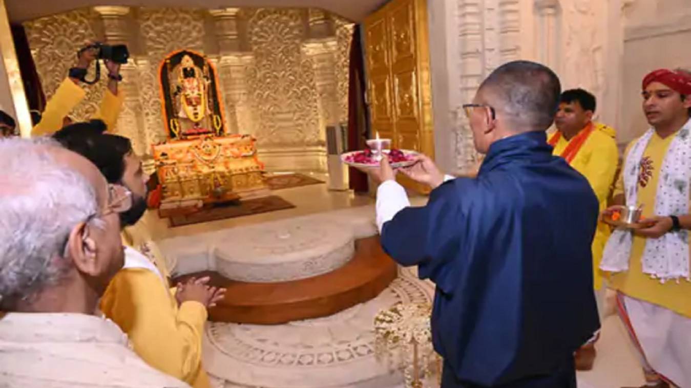 भूटान के प्रधानमंत्री शेरिंग टोबगे अयोध्या पहुंचे, रामलला के किए दर्शन