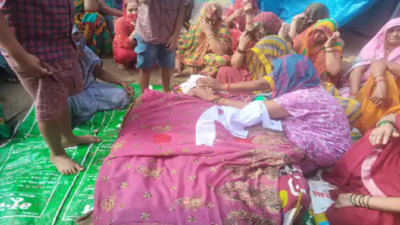 फर्रुखाबाद में दिल दहला देने वाली वारदात, शोहदों ने महिला पर पेट्रोल डालकर जिंदा जलाया, मौत