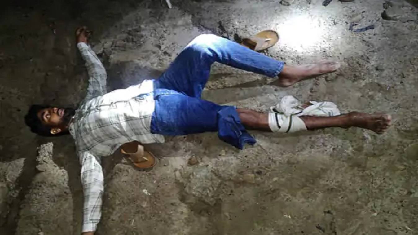 शराब लदी पिकअप लूट का मुख्य आरोपी मुठभेड़ में गिरफ्तार, पैर में लगी गोली; चिकित्सकों ने किया रेफर