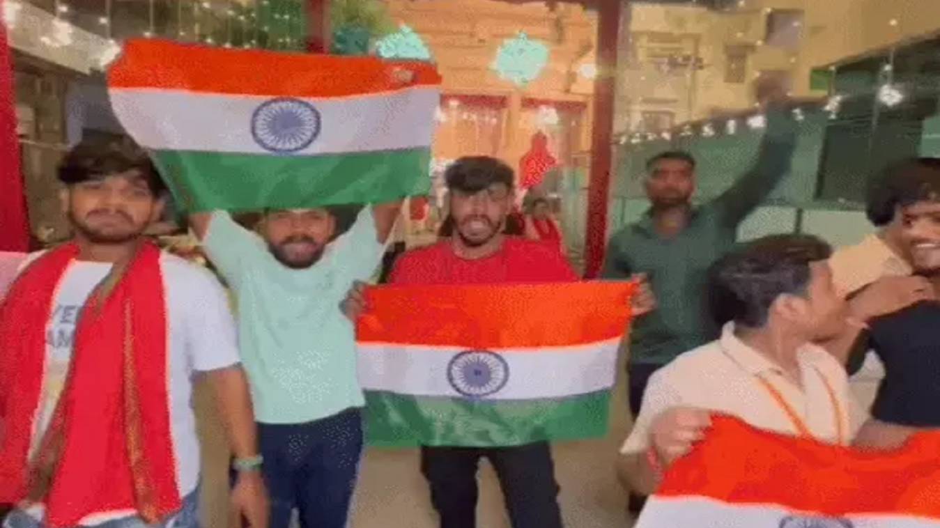 काशी में दिखा भारत की जीत का जश्न: जमकर हुई आतिशबाजी, सीएम योगी ने दी बधाई, बोले- मैदान कोई भी हो, जीत भारत की ही होगी