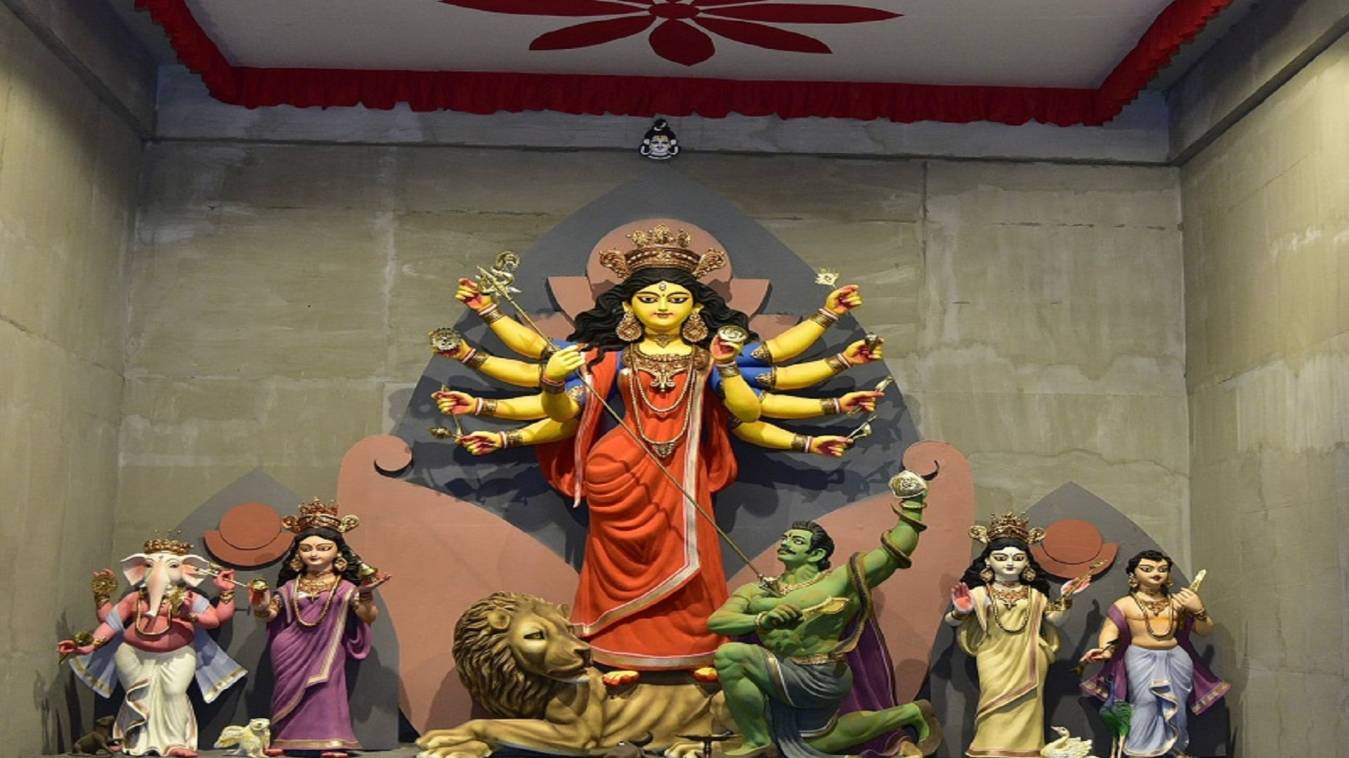 104 वां वर्ष मना रहा है वाराणसी दुर्गोत्सव सम्मिलिनी 