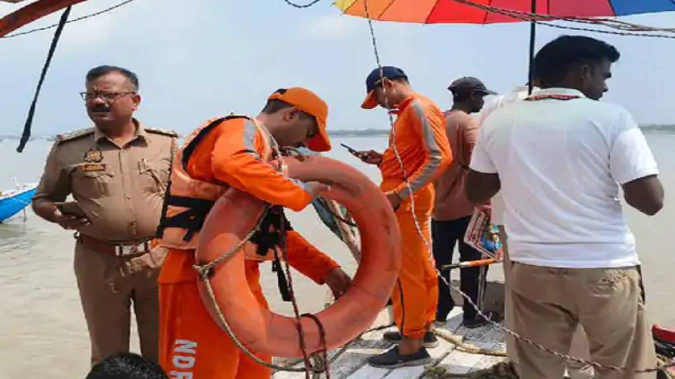 वाराणसी : असि घाट पर स्नान के दौरान महिला डूबी, नाबालिग प्रेमी को लोगों ने बचाया