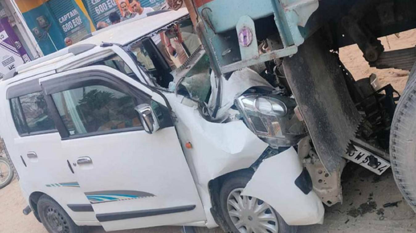 वाराणसी में भीषण सड़क हादसा: खड़े ट्रक में जा घुसी कार, एक की मौत, पांच घायल