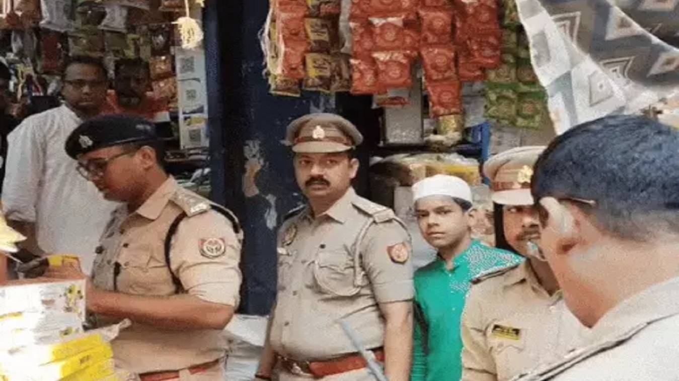 वाराणसी में दीपावली-छठ पर्व को लेकर पुलिस अलर्ट, अवैध पटाखों पर शिकंजा कसना शुरू