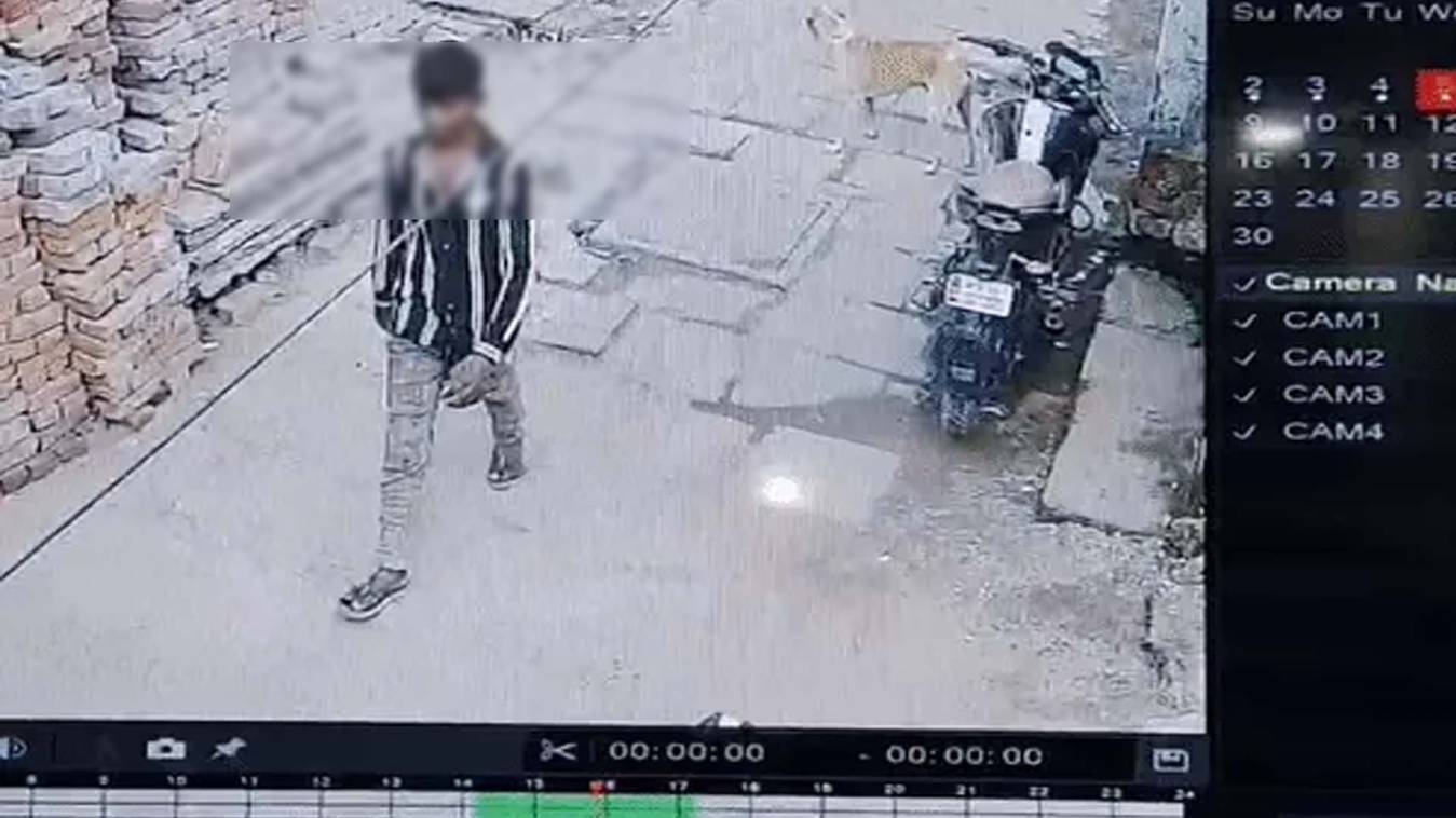  वाराणसी में मासूम के साथ दरिंदगी: पुलिस फायरिंग में आरोपी घायल, लोगों में आक्रोश