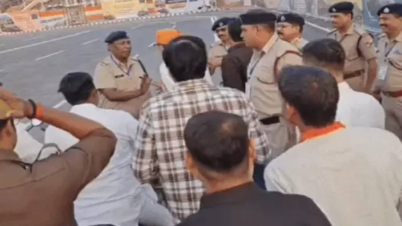 PM मोदी के आगमन से पहले बनारस में सुरक्षा और राजनीति का टकराव