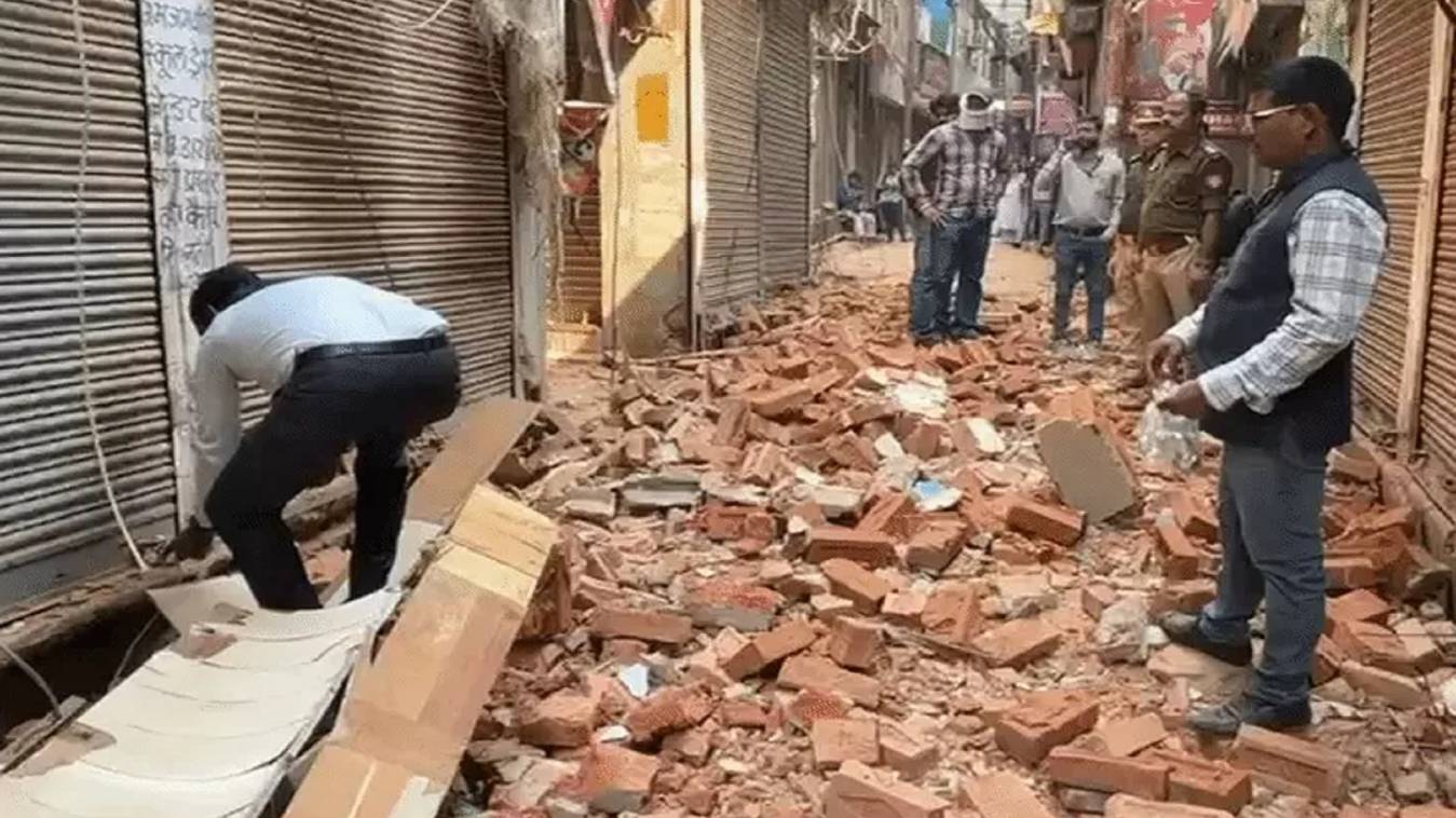 वाराणसी: दालमंडी में प्रशासनिक ध्वस्तीकरण की कार्रवाई आज फिर शुरू, व्यापारियों में तनाव