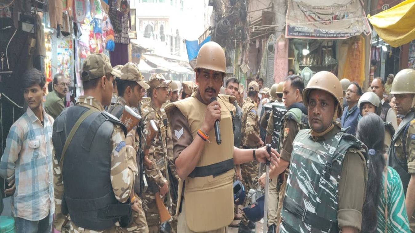 दालमंडी चौड़ीकरण विवाद में पुलिस की कार्रवाई तेज, विरोध के बीच इमरान उर्फ बबलू हिरासत में