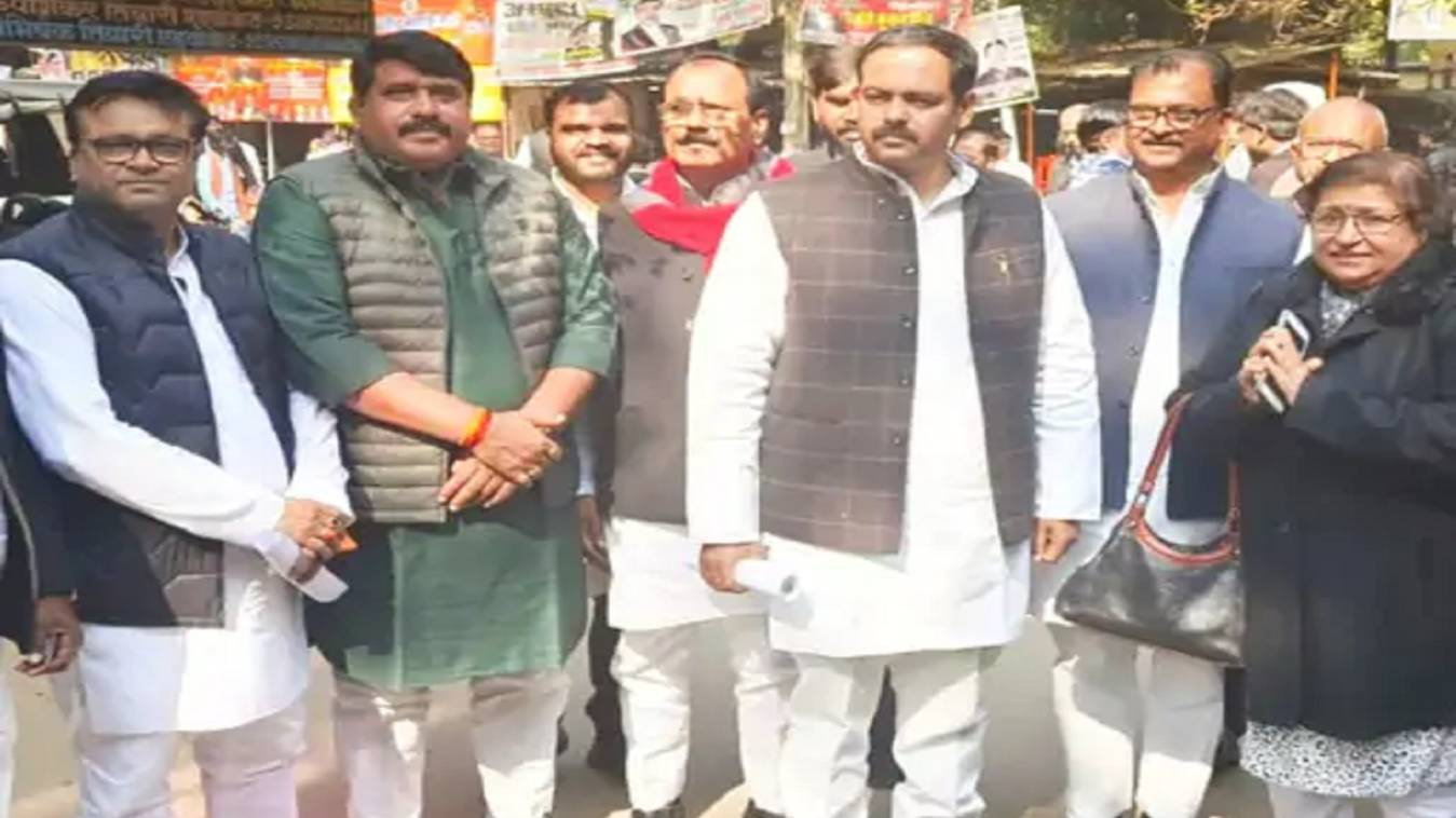 वाराणसी: एमएलसी आशुतोष सिन्हा और परिवार के नाम मतदाता सूची से गायब