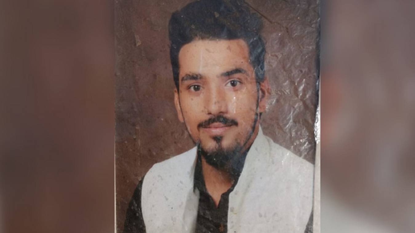 लोहता में युवक ने फंदे से दी जान: पत्नी और उसके प्रेमी पर उत्पीड़न का आरोप, तीन के खिलाफ केस दर्ज