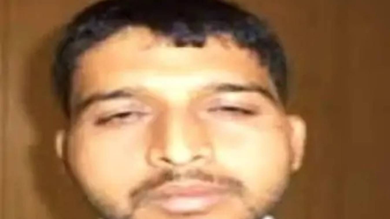 सारनाथ में हथियार समेत दबोचा गया 1 लाख का इनामी बदमाश, हत्या समेत 25 केस दर्ज