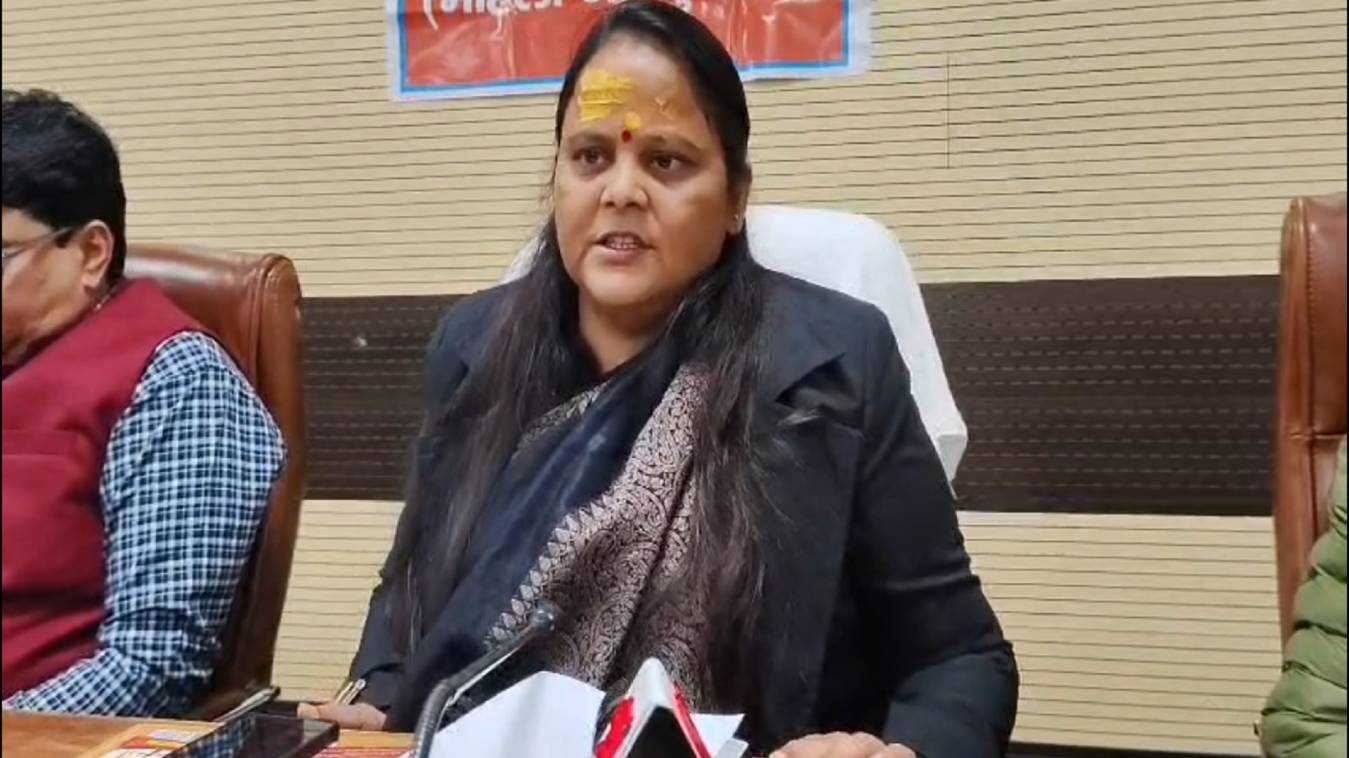 वाराणसी सर्किट हाउस में राज्य महिला आयोग की जनसुनवाई, सात मामलों में त्वरित कार्रवाई के निर्देश