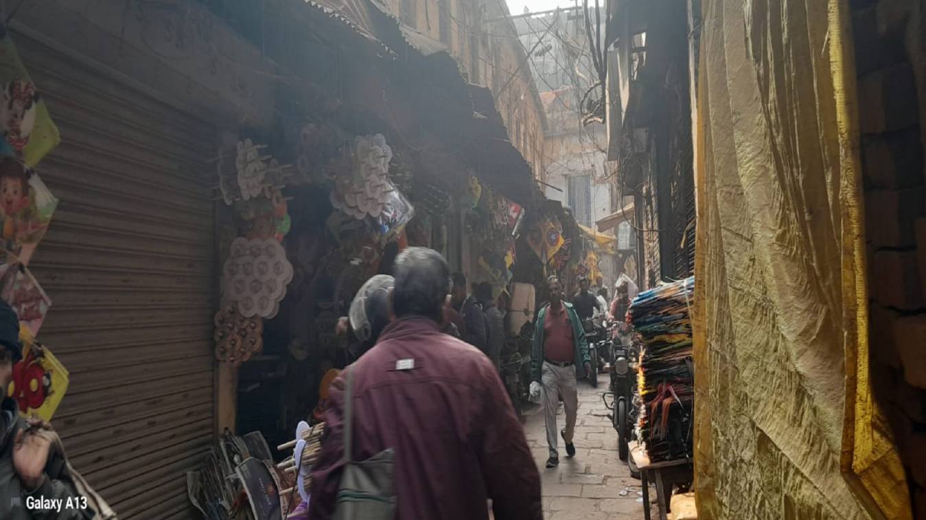 सो रहा प्रशासन और गला रेतने को तैयार कातिल चाइनीज मंझा ! 