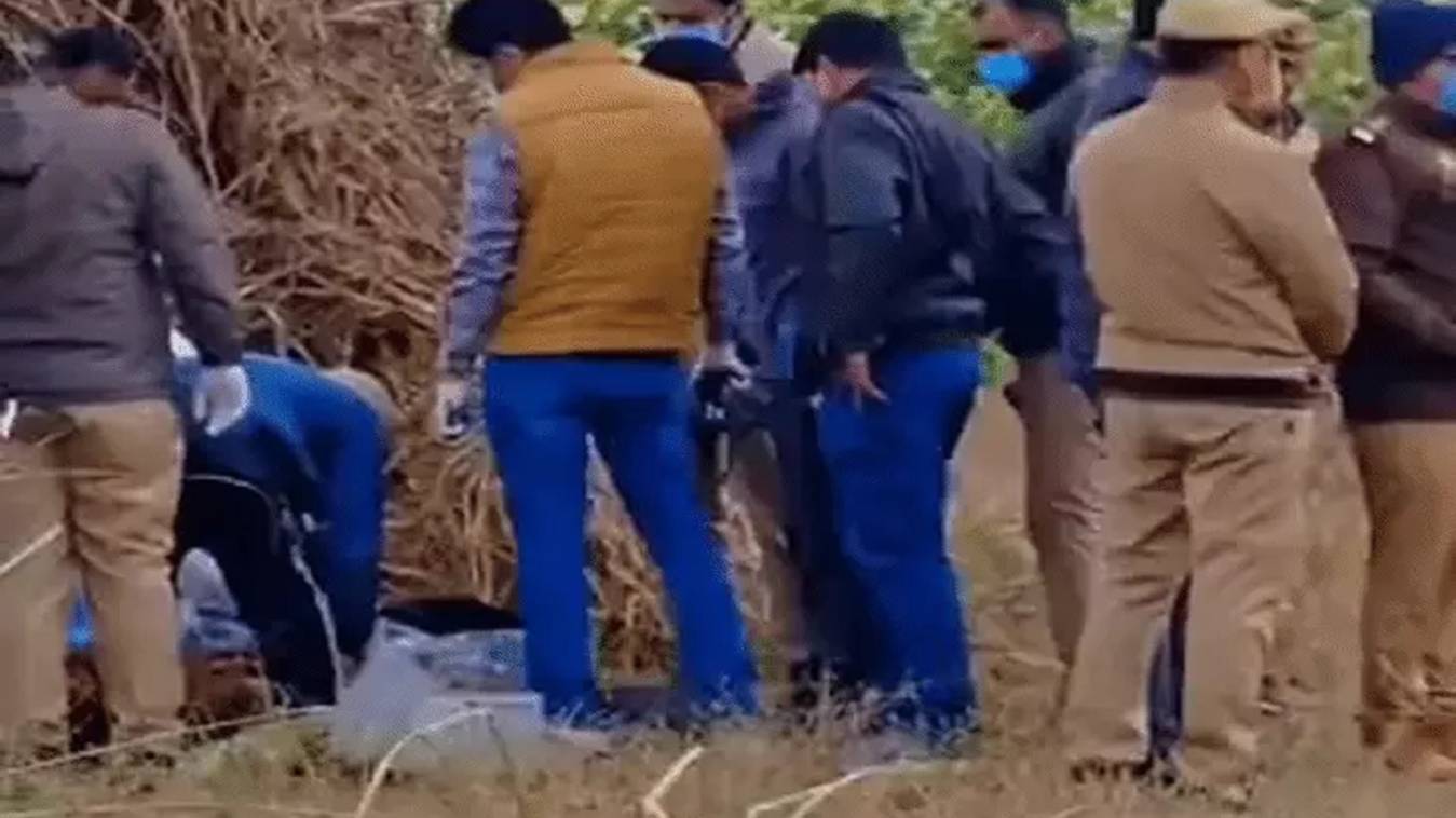 अवैध संबंध के शक में पत्नी की बेरहमी से हत्या, गला घोंटकर चेहरा कुचला, बाजरे के ढेर में छुपाई लाश