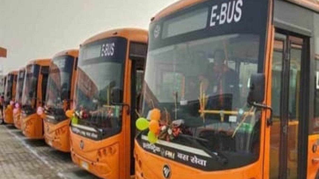 अब ई-बसों की लाइव लोकेशन कर सकेंगे ट्रेस