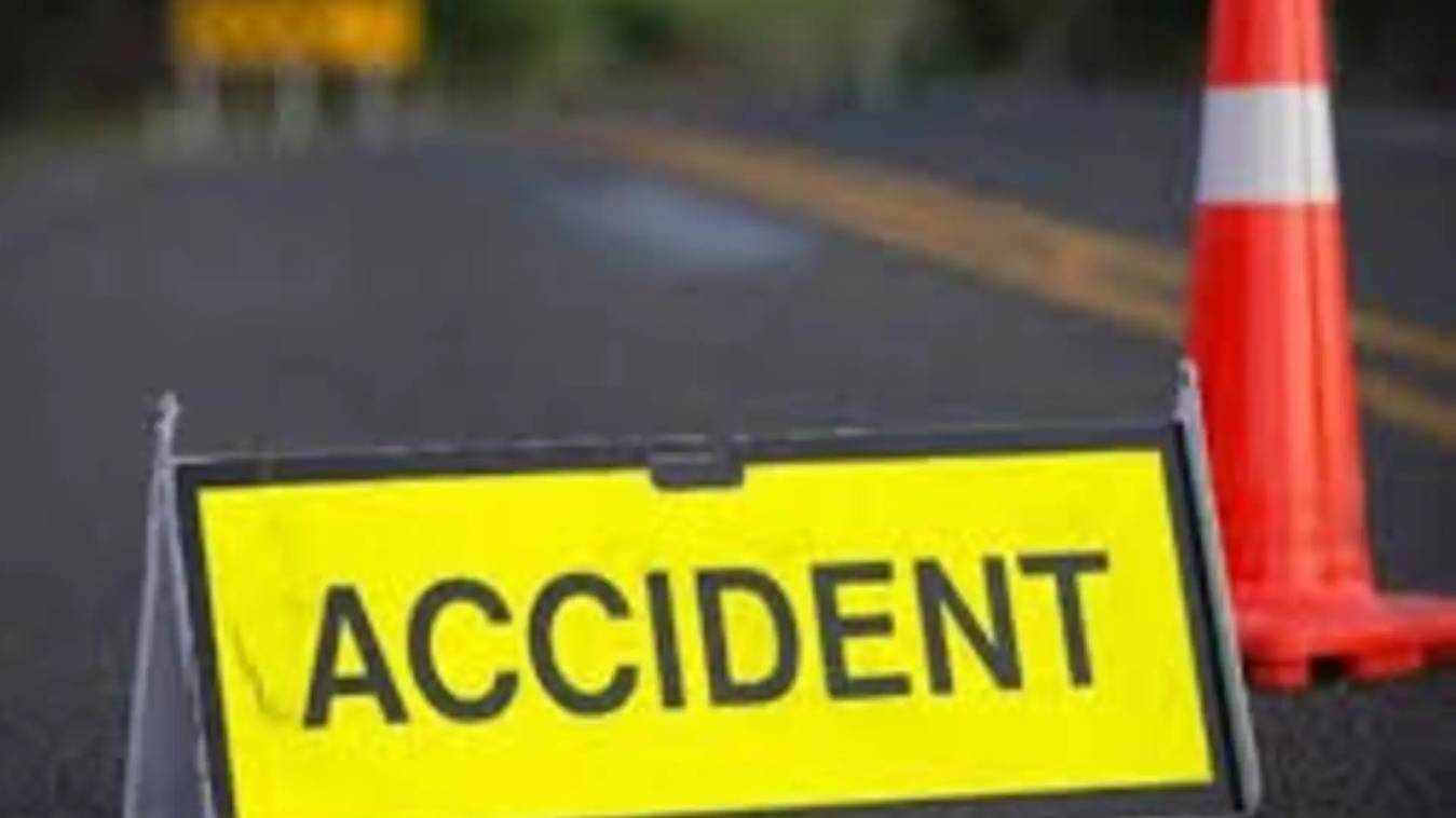 वाराणसी में जीजा-साले की दर्दनाक मौत, सड़क हादसे में शव के टुकड़े बिखरे, पॉलीथिन में भरकर पोस्टमार्टम को ले गई पुलिस