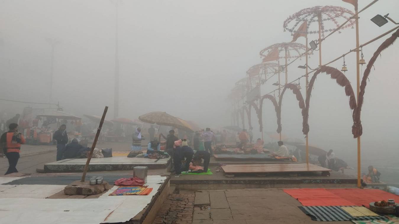 ठंडी का शीतम :कड़ाके की ठंड से कांपा बनारस