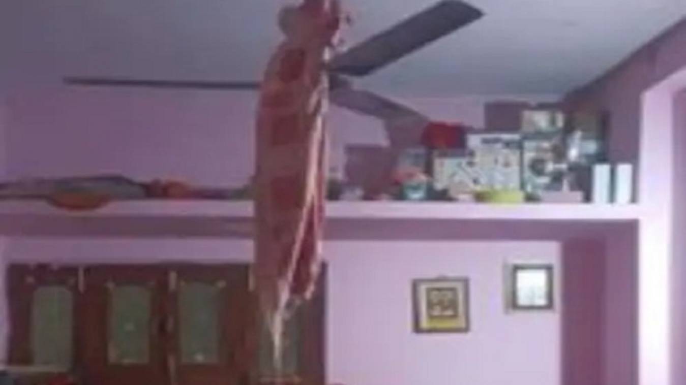 20 वर्षीय युवक ने पंखे से लटककर की आत्महत्या