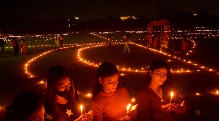 छोटी दीपावली पर जले खुशियों के दीप, रोशन हुआ घर-आंगन