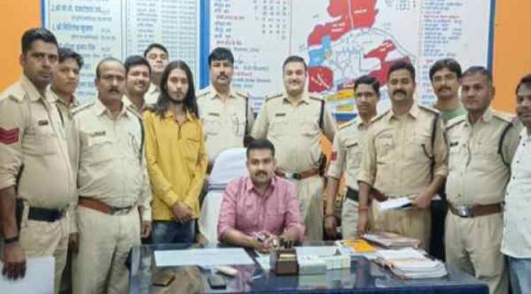 शराब पिलाकर किशोरी से रेप के मामले में महंत सीताराम दास को रीवा पुलिस ने पकड़ा, भेष बदलकर भागने की फिराक में था