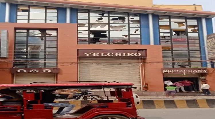 बार में तोड़फोड़ व बवाल : 2 स्टॉफ घायल, पुलिस ने तीन आरोपियों को किया गिरफ्तार 