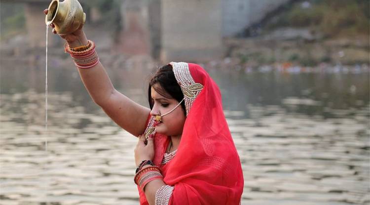 Chhath Pujan 2022 :  आज छठ पर्व का तीसरा दिन, संध्या बेला में अस्ताचलगामी सूर्य को अर्घ्‍य, जानिए सूर्यास्त का समय, मुहूर्त 