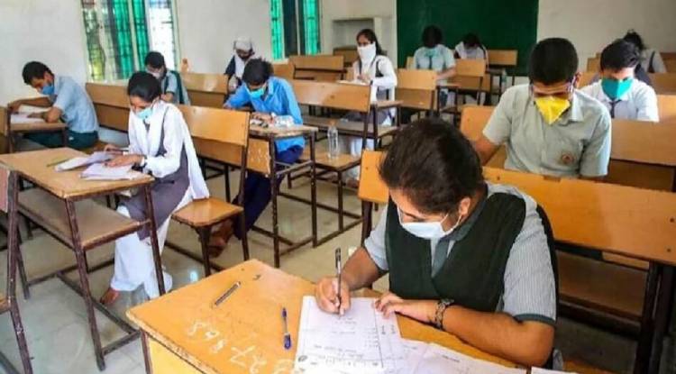 UP Board Exam: 16 फरवरी से होंगी बोर्ड परीक्षाएं, जनपद के एक लाख से ज्यादा छात्र-छात्राएं होंगे शामिल 