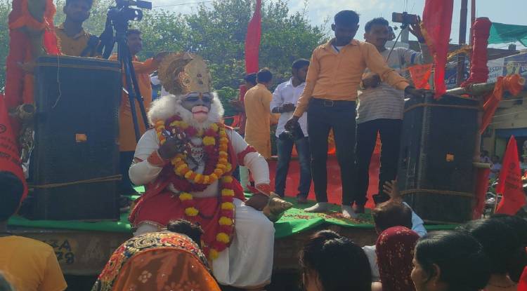 Hanuman Jayanti 2023: वाराणसी में हनुमान जन्मोत्सव पर निकली ध्वजा यात्रा, मंदिरों में दर्शन-पूजन जारी