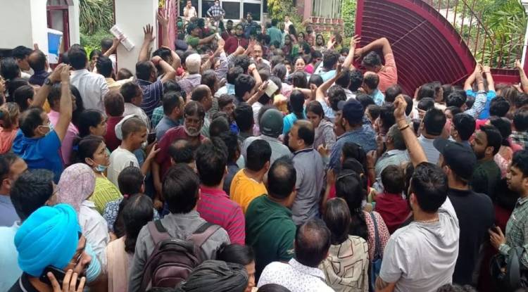 दिल्ली के स्कूल में ईमेल के जरिये मिली 'बम की धमकी', मचा हड़कंप; खाली कराया गया कैंपस