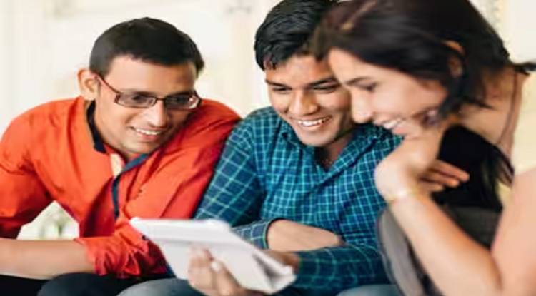 UP Board 10th Result 2023 : वाराणसी जिले में हाई स्कूल में नमन गुप्ता ने किया टॉप 