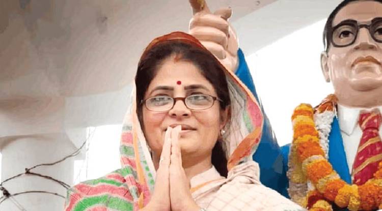 बसपा ने आखिरी वक्त पर बदला प्रत्याशी, बाहुबली धनंजय की पत्नी श्रीकला का कटा टिकट