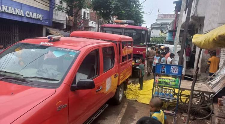 शार्ट सर्किट से घर में लगी आग, धुआं भरने पर घरवालों की खुली नींद; भागकर बचाई जान