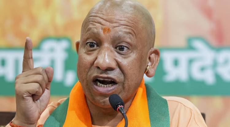सीएम योगी का विपक्ष पर तंज, बोले- दंगाइयों की ठुकाई के लिए बुलाए जाते हैं  PAC  के जवान