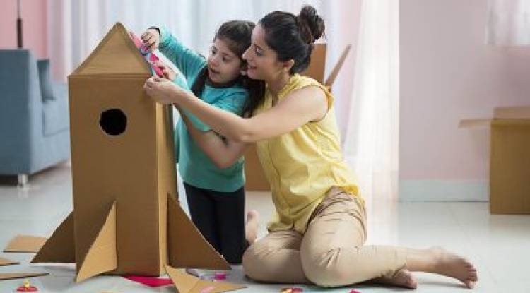 Parenting Tips: अगर आपके बच्चे में है चिड़चिड़ापन तो पिटने से नहीं इन तरीकों से दूर होगा