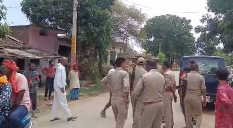 दुल्हन बनकर प्रेमी के घर पहुंची विवाहिता: शादी की जिद पर अड़ी,बोली- झांसा देकर बनाया अवैध संबंध
