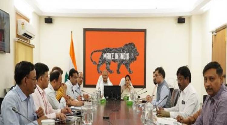 मांझी ने खादी कारीगरों को समर्थन देने वाली योजनाओं को व्यापक बनाने पर दिया बल