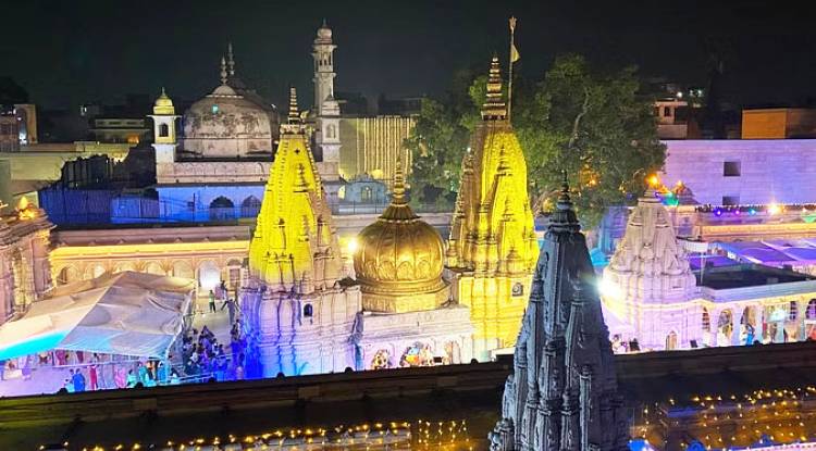 काशी में कावड़ियों के लिए सजने लगे मंदिर और शिवालय, श्रद्धालुओं के लिए होंगे विशेष इंतजाम