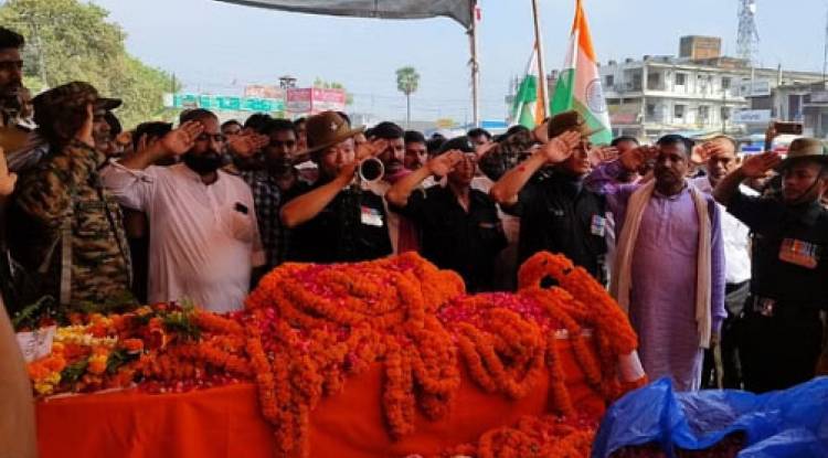 ड्यूटी के दौरान हादसे में सूबेदार मेजर की मौत, पार्थिव शरीर पहुंचा घर