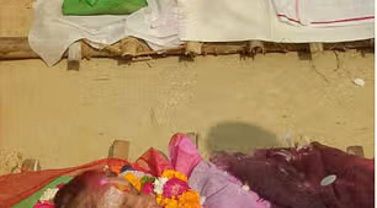  पति की मौत के वियोग में पत्नी ने भी तोड़ा दम,  एक साथ उठीं दो अर्थियां