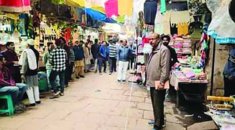 दालमंडी की 10 हजार दुकानों पर गरजेगा योगी का बुलडोजर 